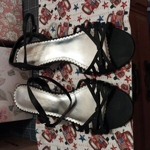 Predictions Black Kitten Heels Mildly Worn